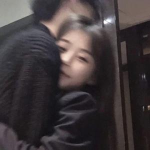 男子操大胸美女
